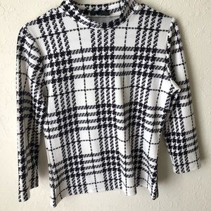 Long sleeve pattern top